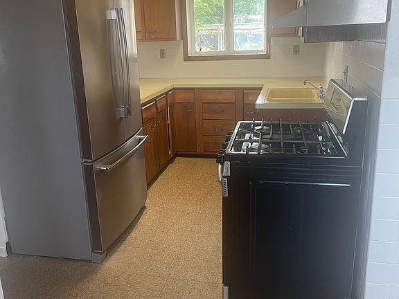 5th image of 16 Reed St #16