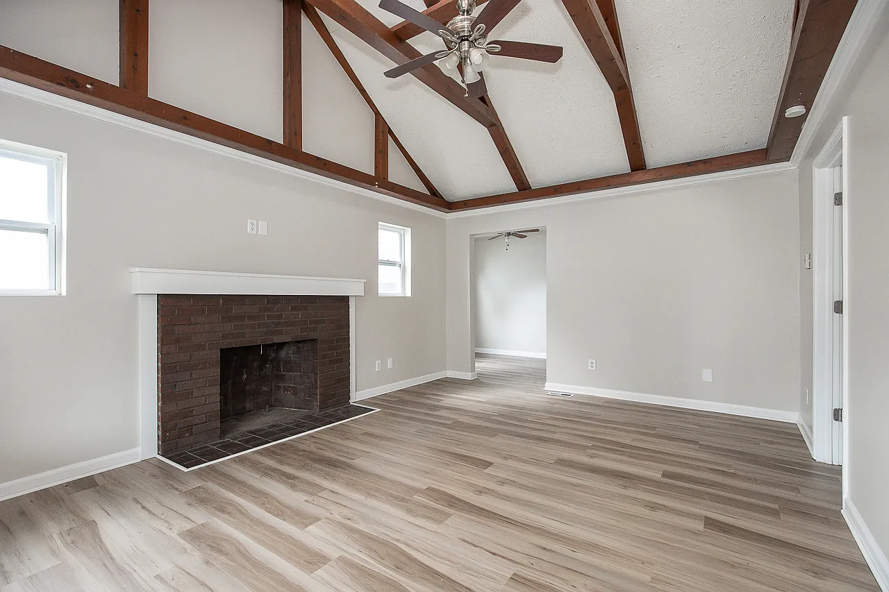 2 bed, 950 sqft, $1,250 — Photo 2