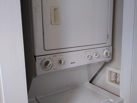 Downstairs Washer/Dryer (1st level)