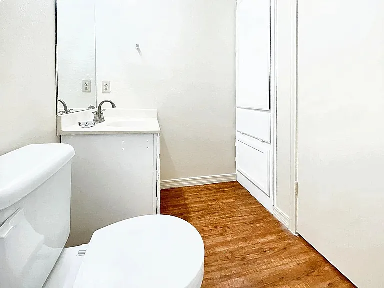 106 Hughson Ct — Photo 16