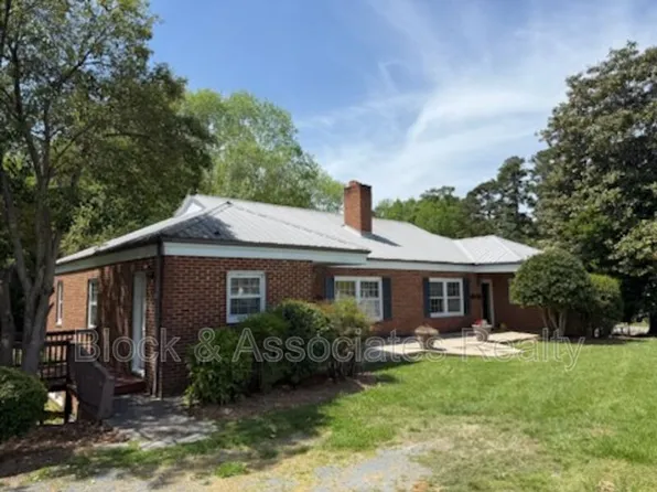 227 Lexington Rd, Asheboro, NC 27205