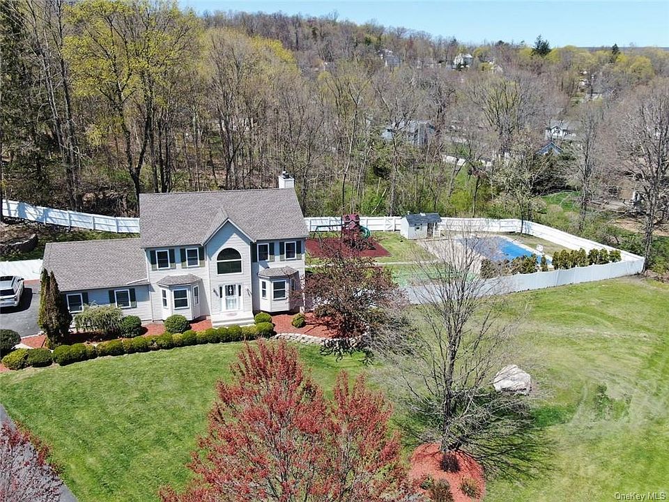 1st image of 7 Cottonwood Ct