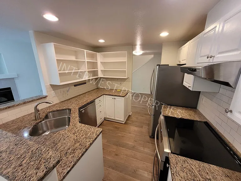 16173 SW Audubon St #102 — Photo 9