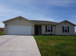 334 Echo Valley Cir, Reeds Spring, MO 65737