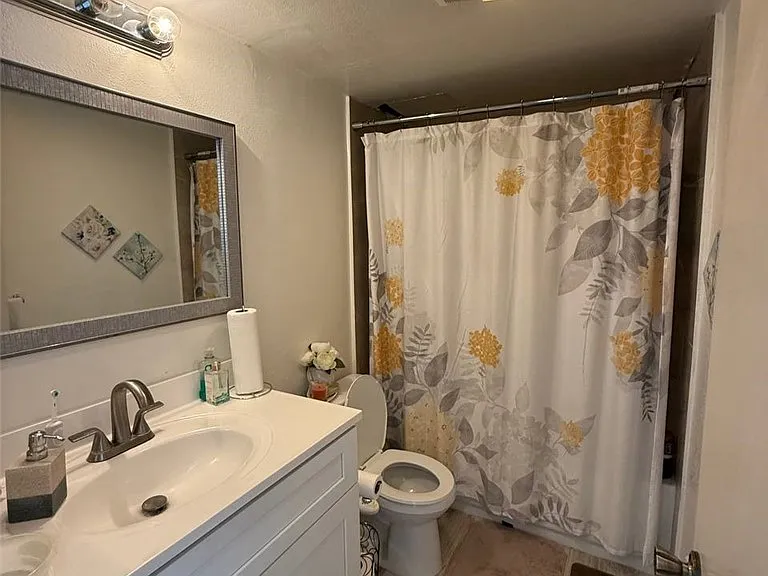 18411 Hatteras St — Photo 19