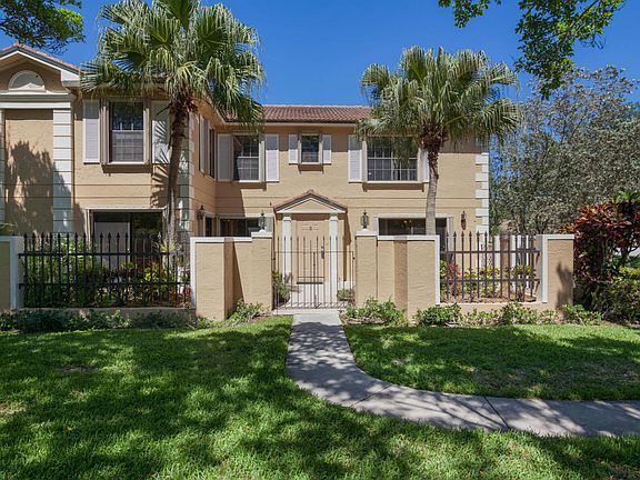 377 Prestwick Circle, PBG