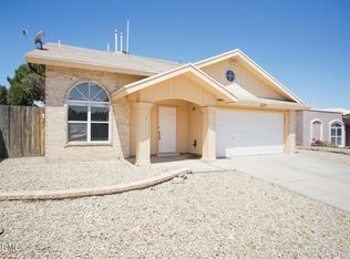 2151 Sun Manor Dr, El Paso, TX 79938
