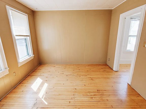 4th image of 2967A N Weil St #A