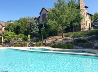 8 Pine Cres UNIT 11, Vernon, NJ 07462