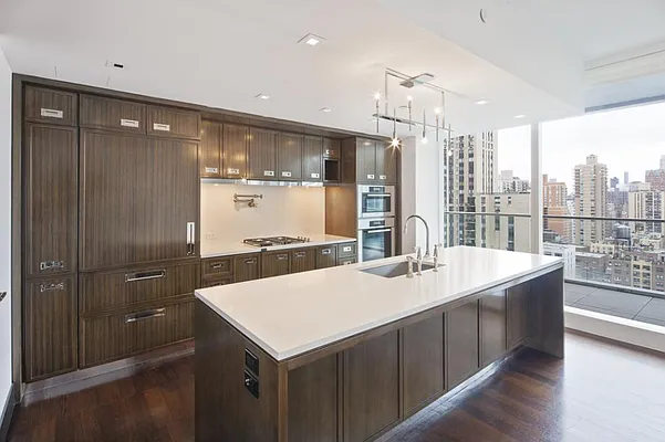 Rented by Leslie J. Garfield | media 51