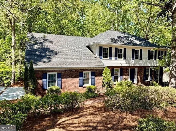 1820 Branch Valley Dr, Roswell, GA 30076