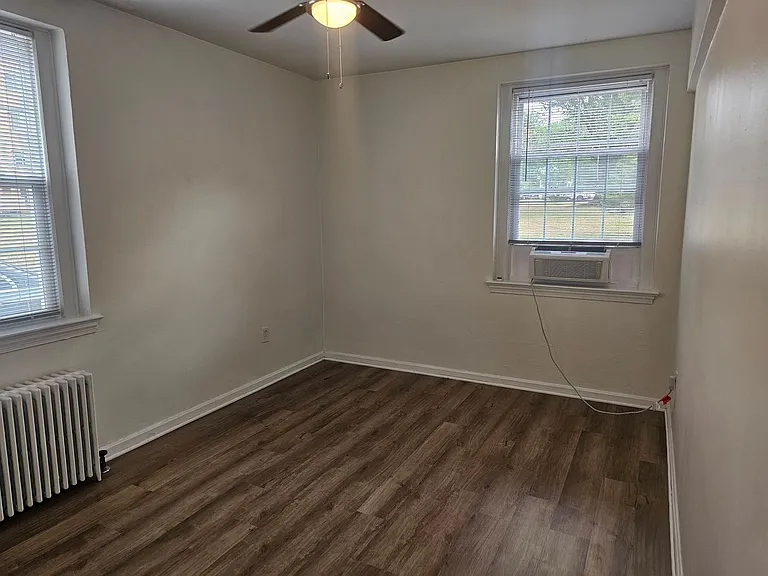 2060 N Vermont Street — Photo 7