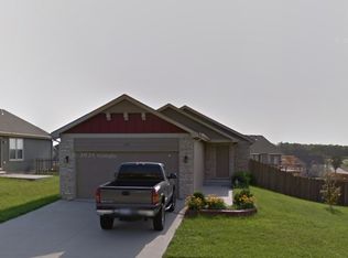 2126 Deer Trl, Junction City, KS 66441