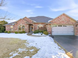 912 Stephanie Ln, Altus, OK 73521