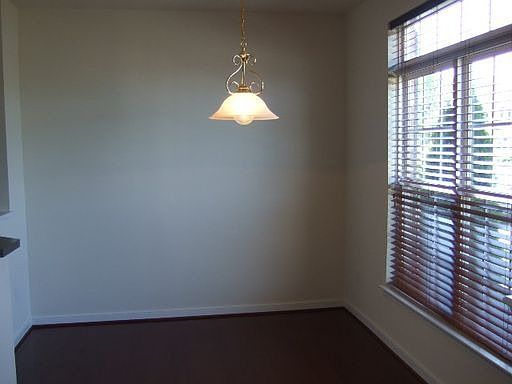 5th image of 919 Dominion Townes Ct
