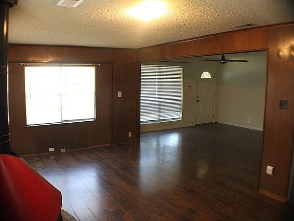 2nd image of 2205 Diane Dr
