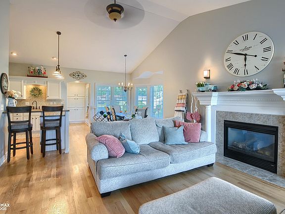 2nd image of 2088 Fawn Glen Cir