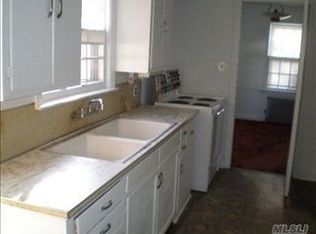 65 W Clinton Ave, Roosevelt, NY 11575