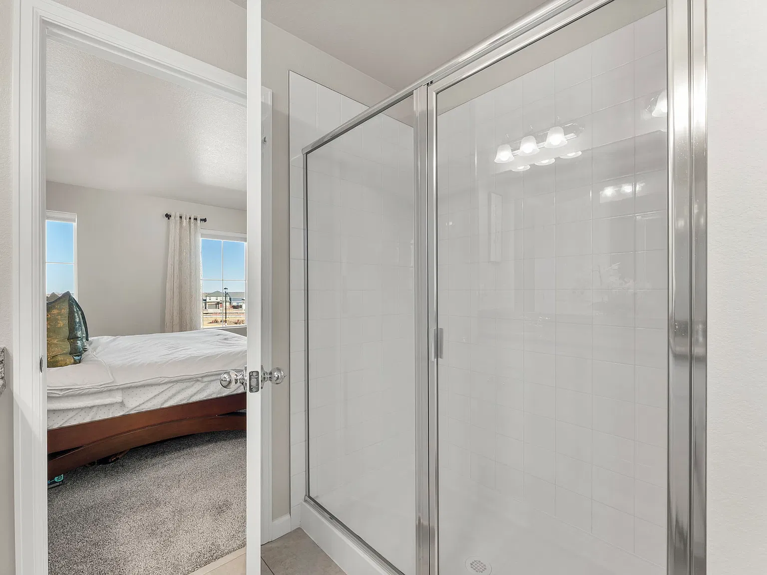 2 bed, 2.5 bath, 1159 sqft, $3,200 — Photo 3