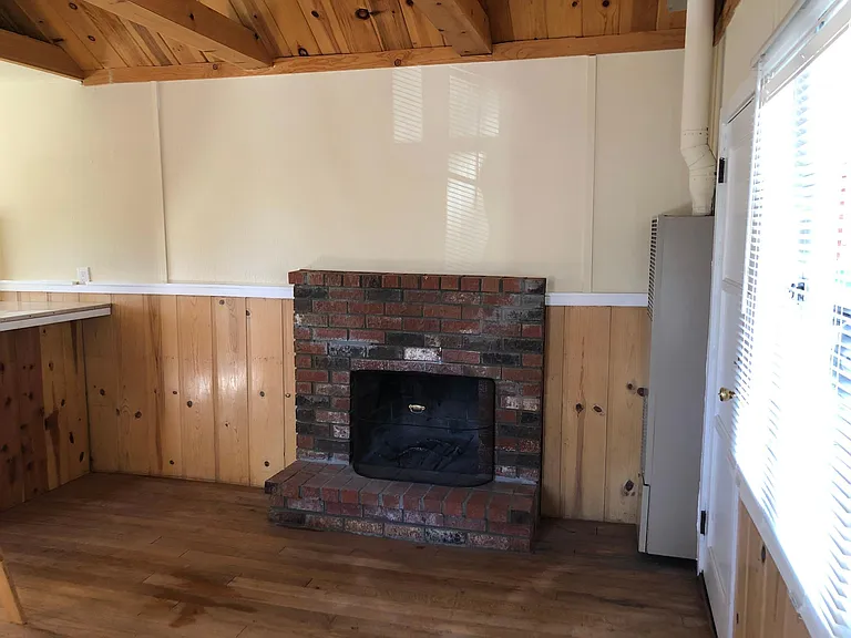 25065 Laurel Dr #9 — Photo 4