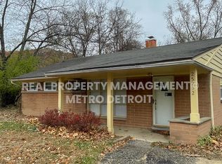 25292 Orchard Grove St, Southfield, MI 48033