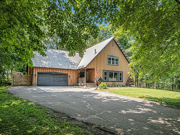 3rd image of 6803 Cayla Ln