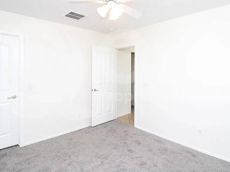 21066 E Munoz St — Photo 11
