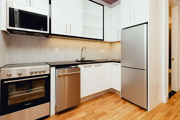 Rented by Nooklyn NYC LLC | media 43