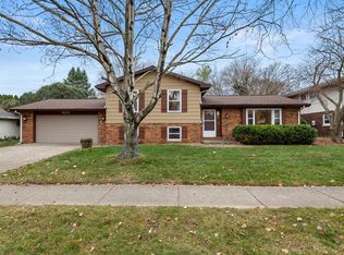 601 E McHenry St, Urbana, IL