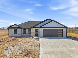 912 S Destinee Dr, Moberly, MO 65270