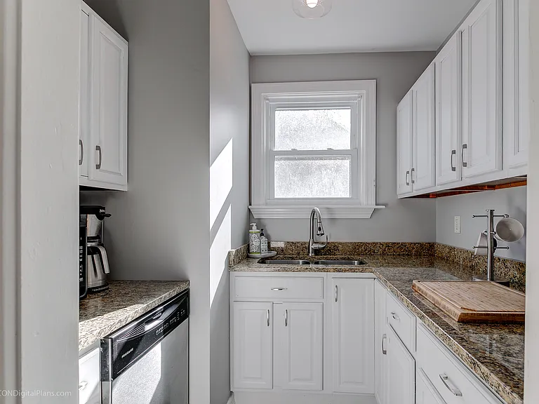 102 Colonial Rd #2 — Photo 15