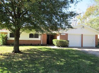 1700 Raintree St, Baytown, TX 77520