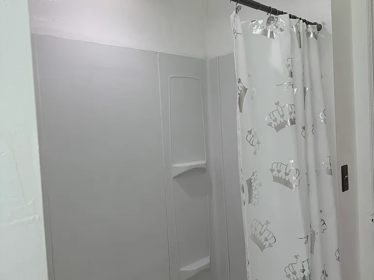 205 Riley St — Photo 2