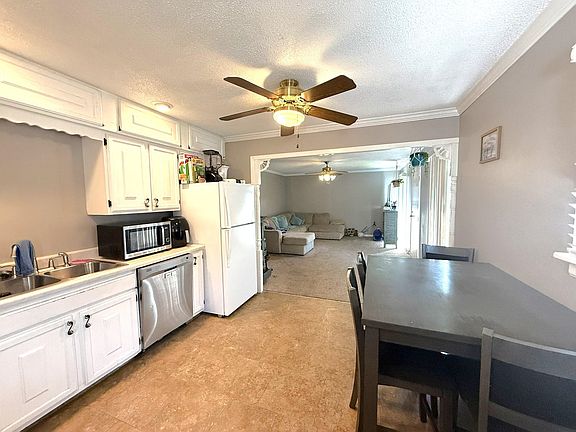4th image of 3803 Avenue C