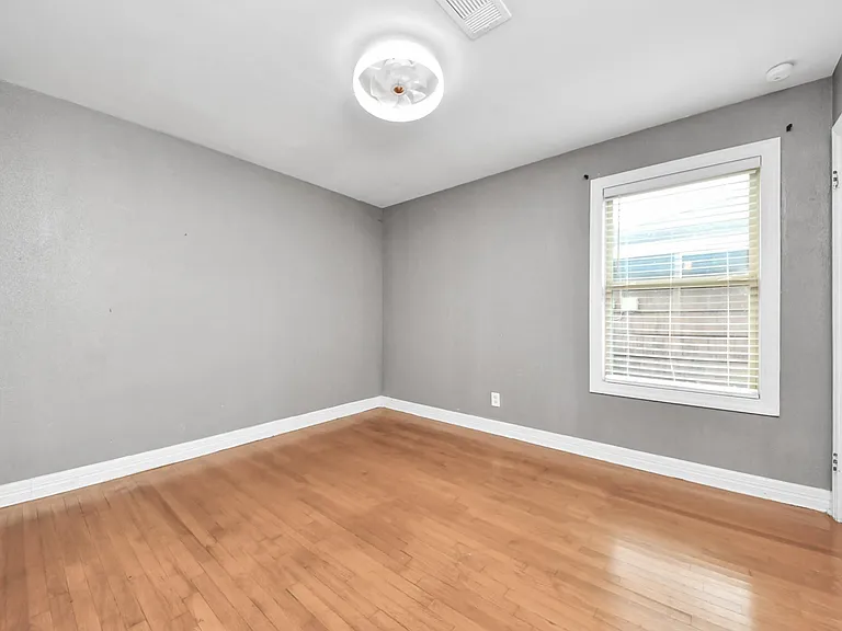 8527 Dillon St — Photo 12