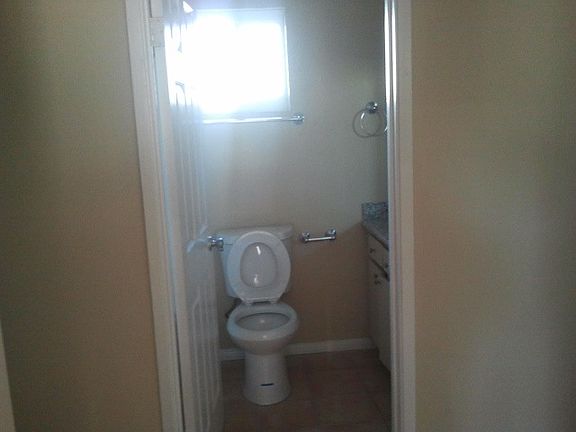 5th image of 5424 Imperial Ave APT 4