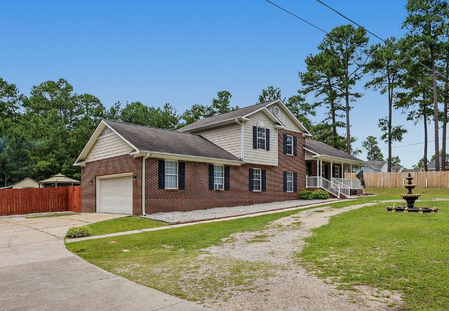 4 bed, 3.0 bath, 2048 sqft, $2,900 — Photo 3