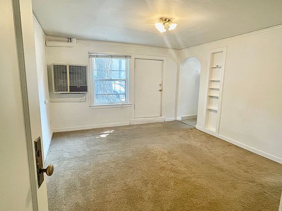 4th image of 1035 SE 12th Ave APT 21
