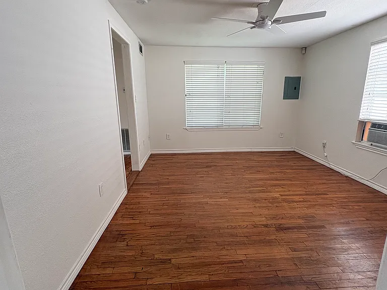 916 Wood Ave #A — Photo 5