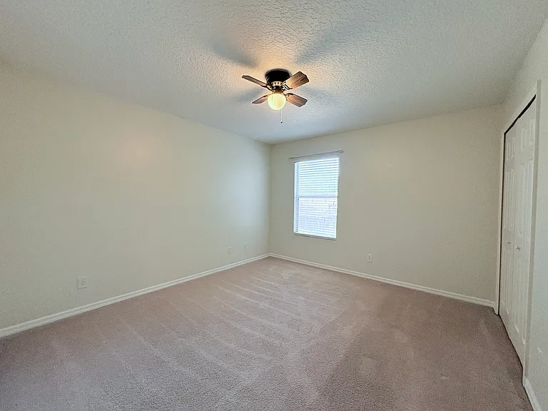 4616 Riverton Dr — Photo 13