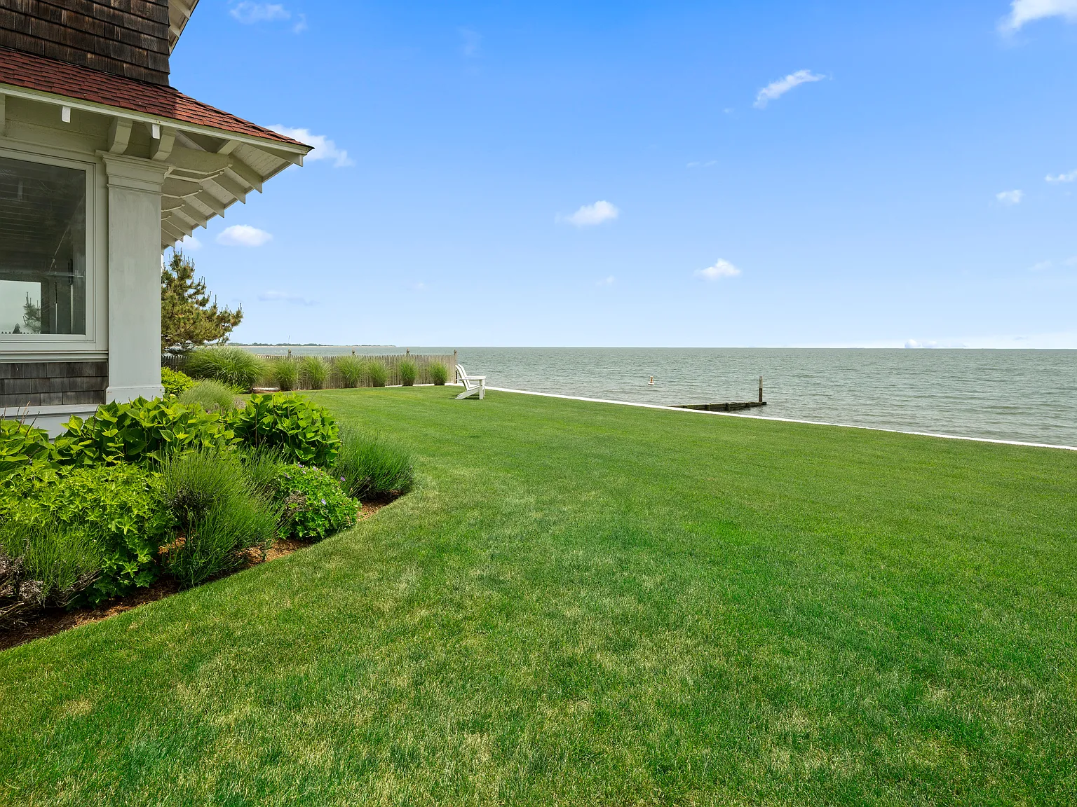 7 bed, 5.5 bath, 5075 sqft, $9,000 — Photo 3