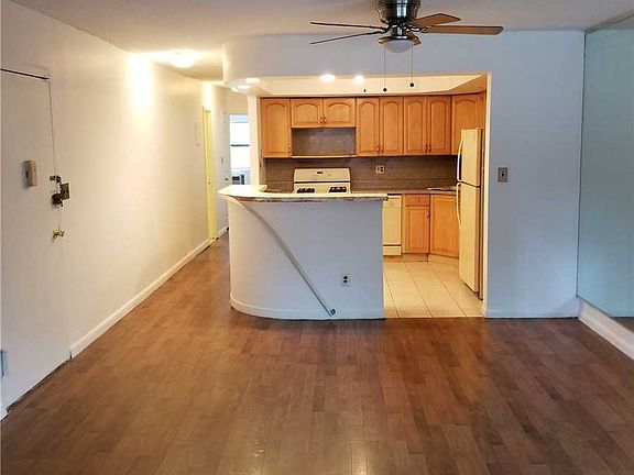 3rd image of 7103 Park Ave