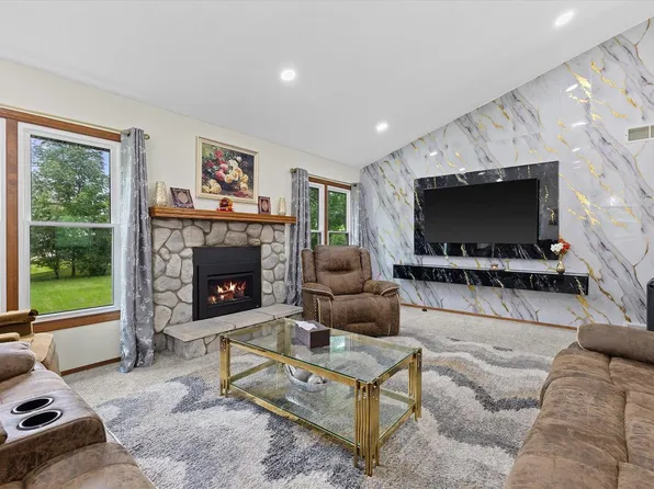 4102 W Minnesota COURT, Franklin, WI 53132