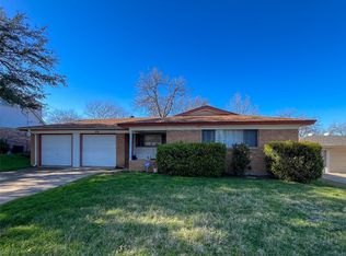 204 Vernon Castle Ave, Benbrook, TX 76126