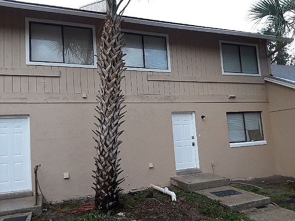 2nd image of 5201 Bonnie Brae Cir