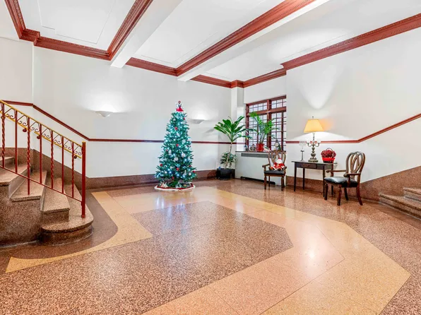 30-83 Crescent Street image 8 of 17