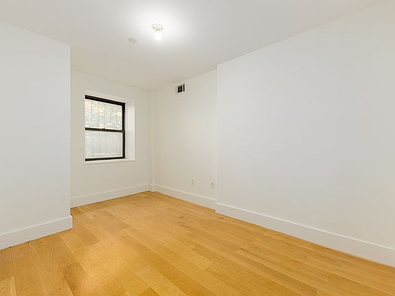 3rd image of 419 W 48th St #1