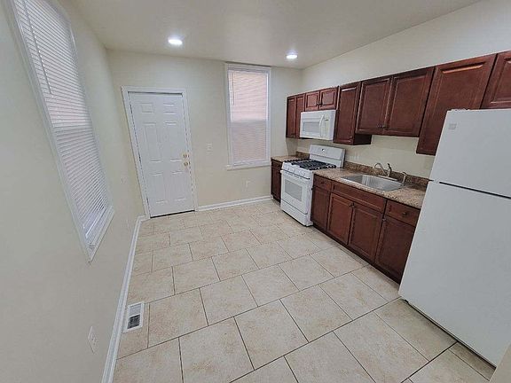 5th image of 2855 Aramingo Ave