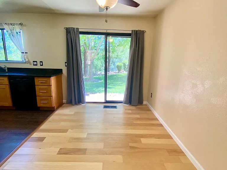 2214 Renwick Ln — Photo 1