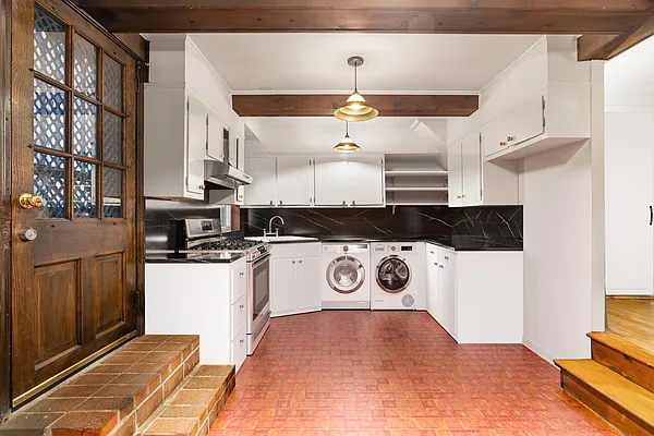 Sold by Bohemia Realty Group | media 4